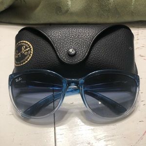 Preloved Ray Bans Cat eyes blue ombré. RB4167